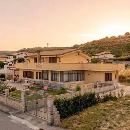 Intera Casa Privata Accessoriata E Moderna A 10 Minuti Da Tropea